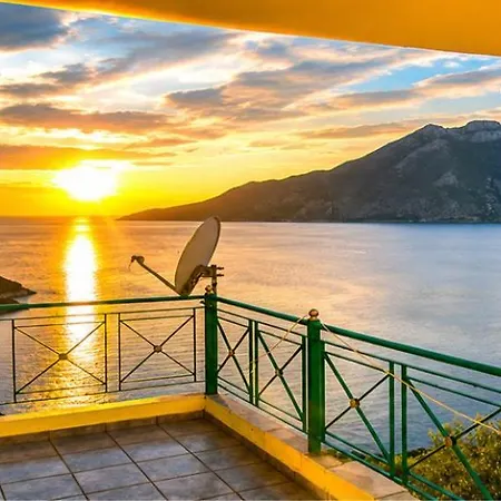 Sunset - Overlooking The Sea In Ag Vasilios Alloggio in famiglia